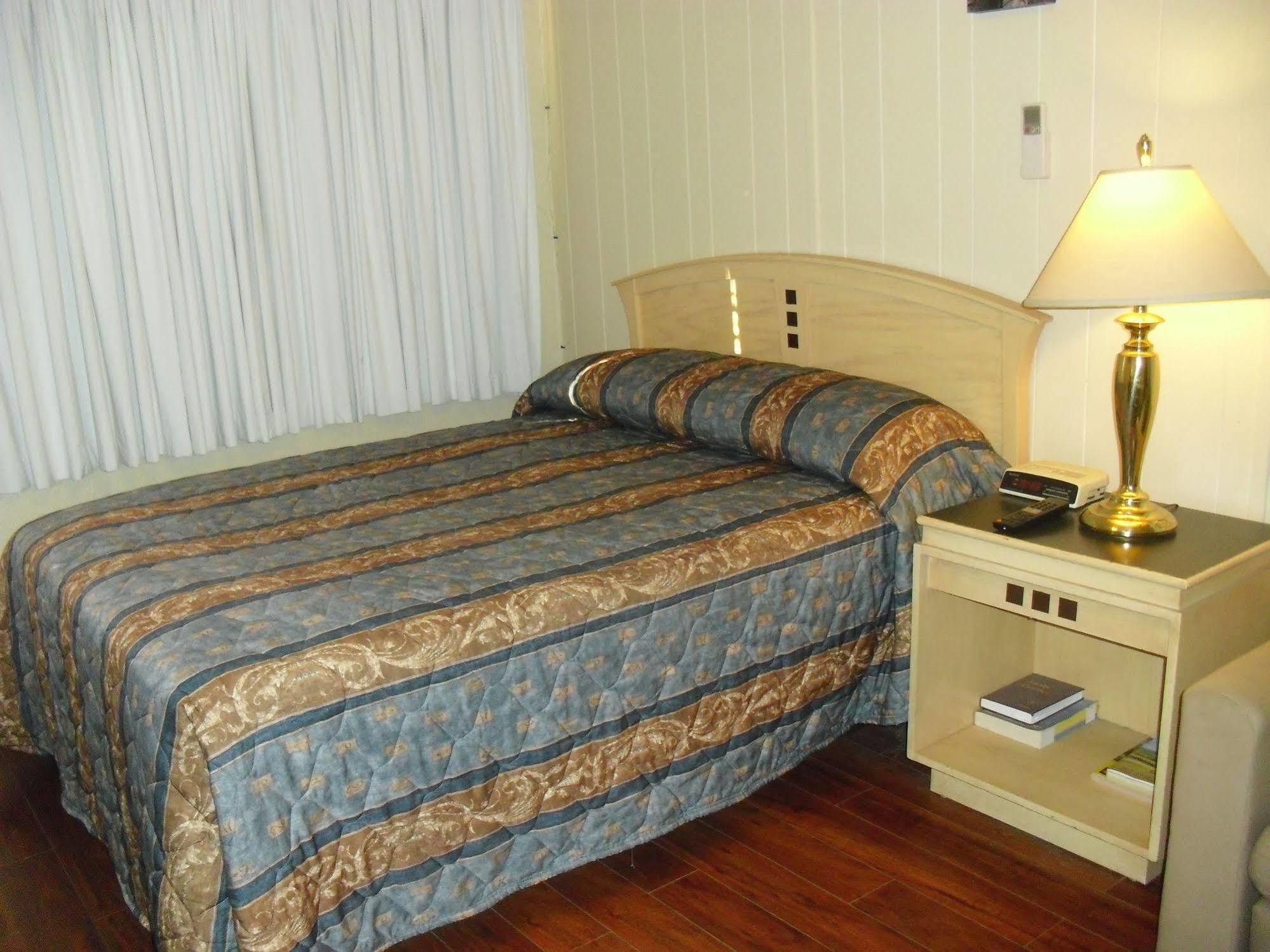 Stardust Motel Камроуз Екстериор снимка