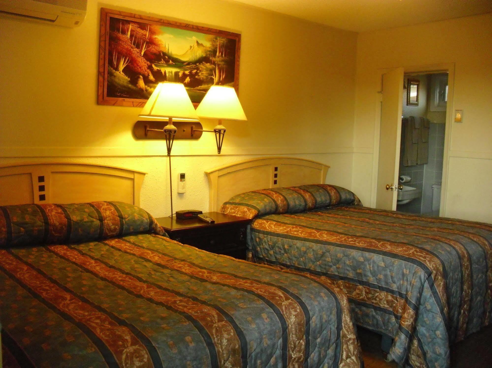 Stardust Motel Камроуз Екстериор снимка